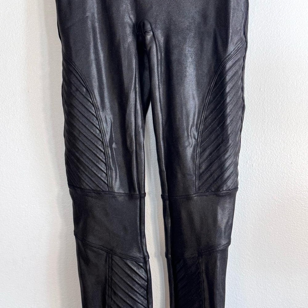 Spanx Faux Leather Tummy Shaping Moto Leggings Sz S - Picture 8 of 16